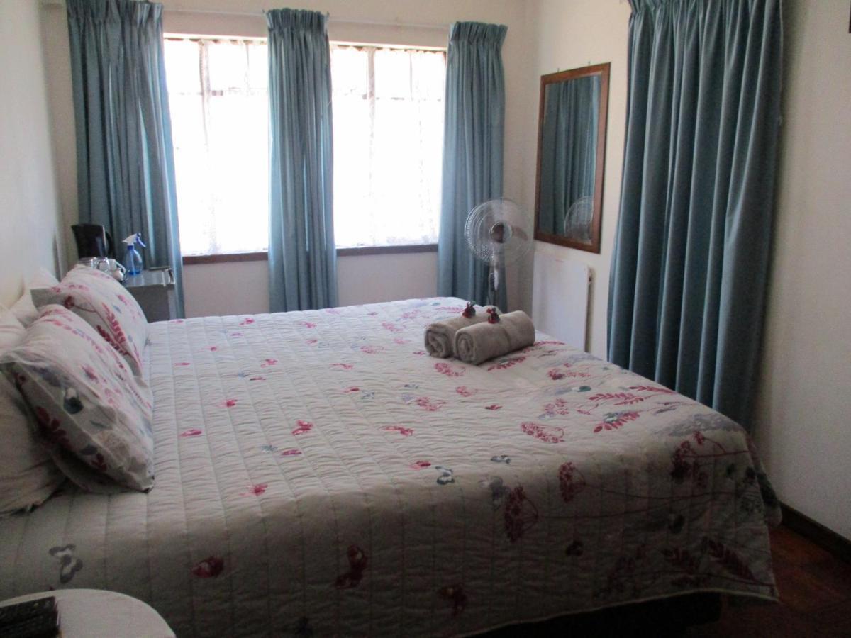 White Rose Guest House Vanderbijlpark Exterior photo
