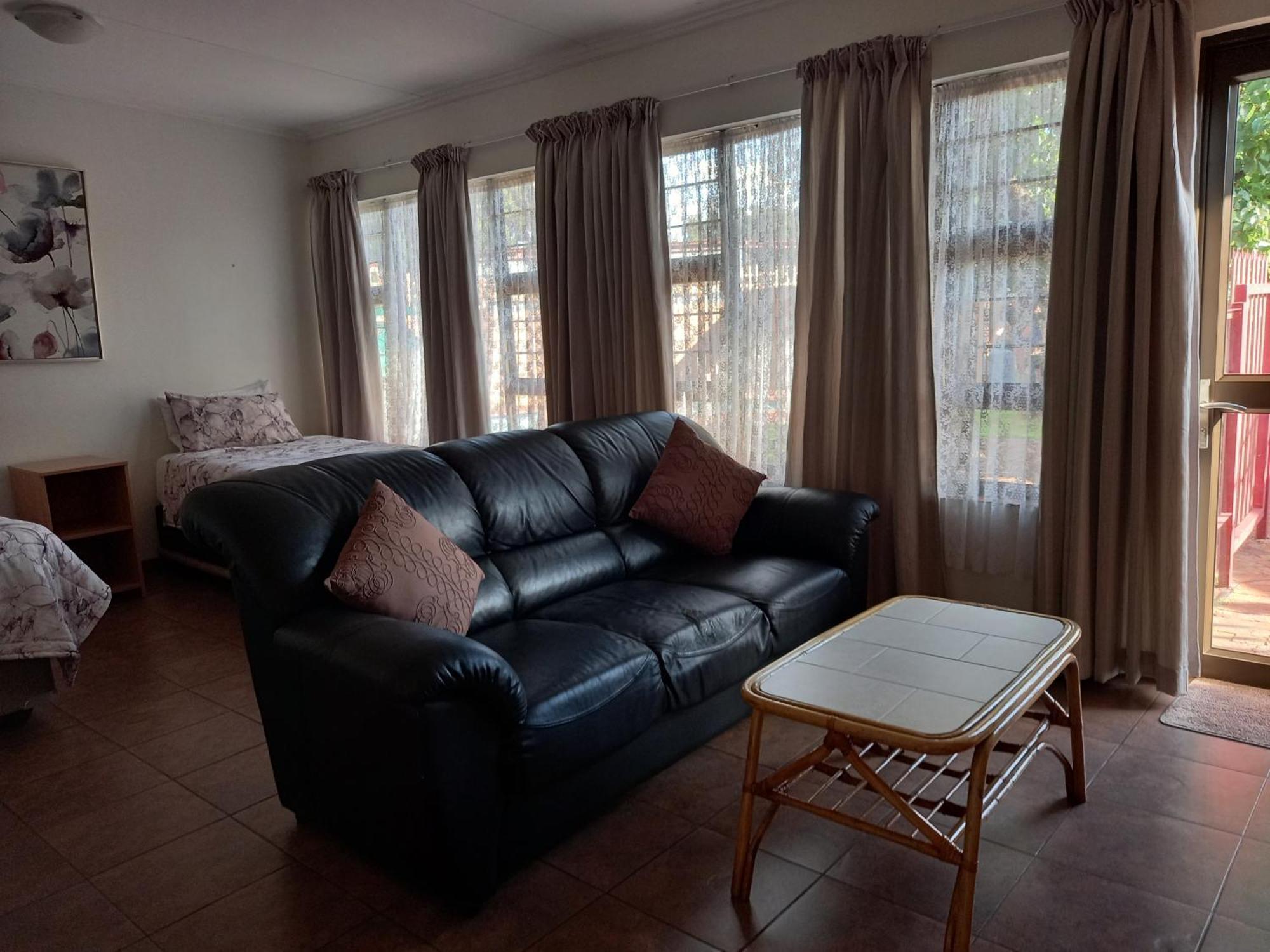White Rose Guest House Vanderbijlpark Room photo